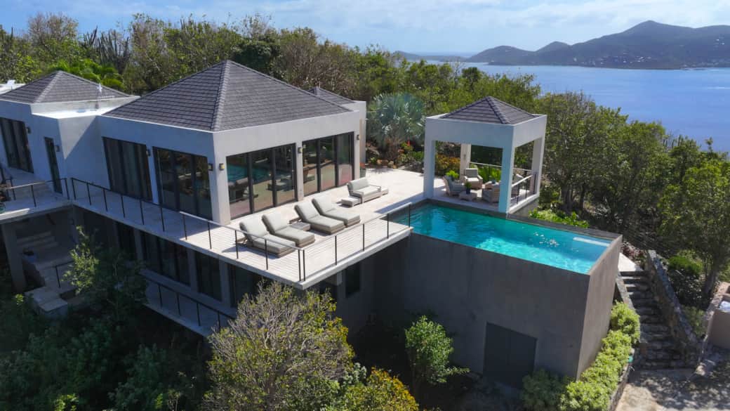 Window to the Sea 3 bedroom villa rental