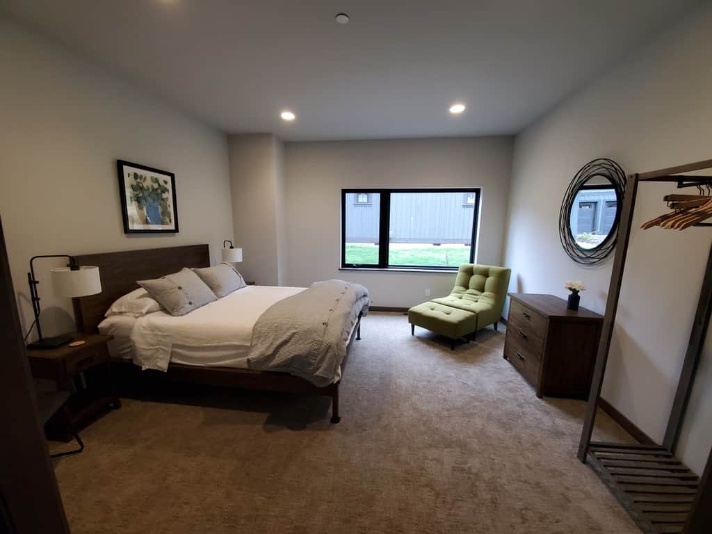 Queen bedroom