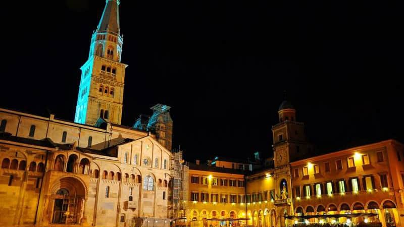 modenese di notte