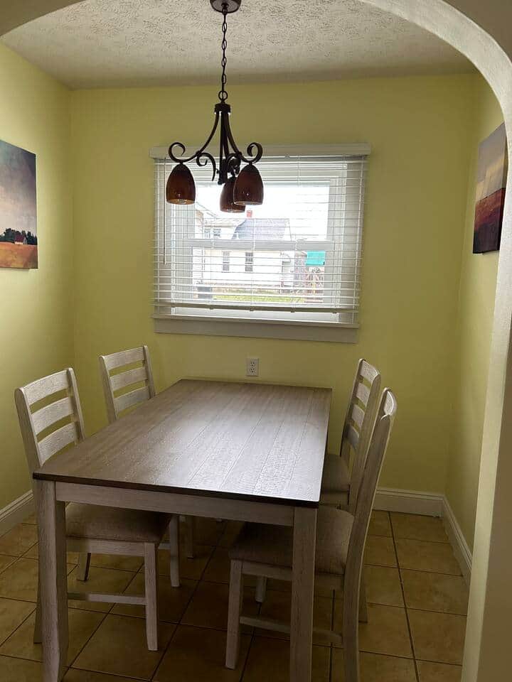 Extra dining area Extra dining area