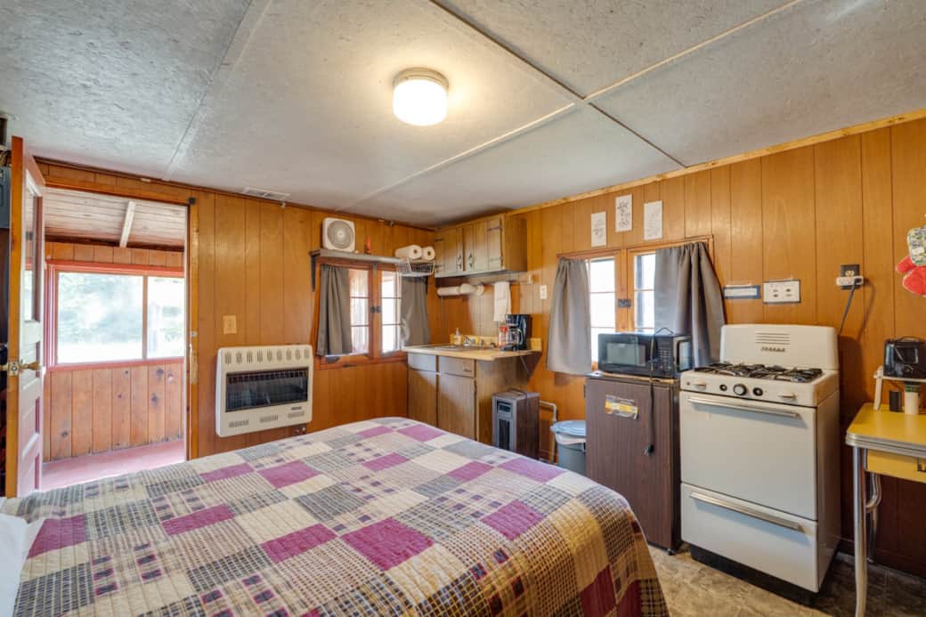 Kitchen / Bed / Dining Room