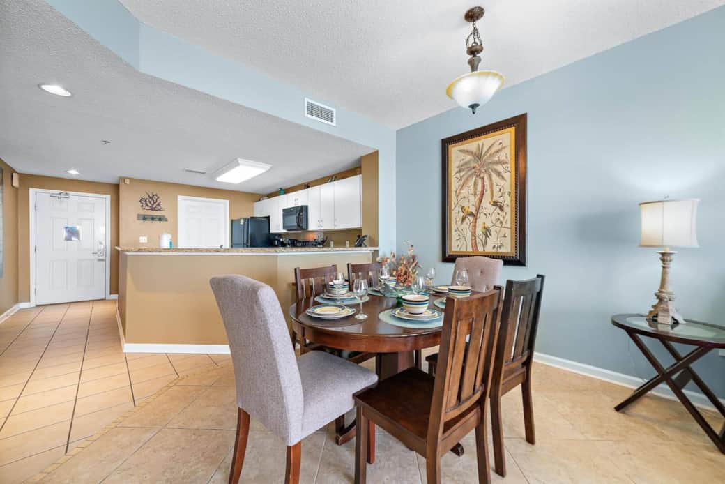 Dining Area with bar area for extra seating