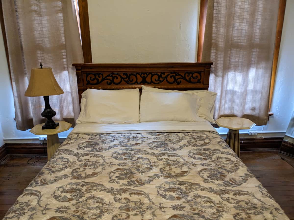 Room 4 Queen, Euro Style, petfriendly Room in Bisbee