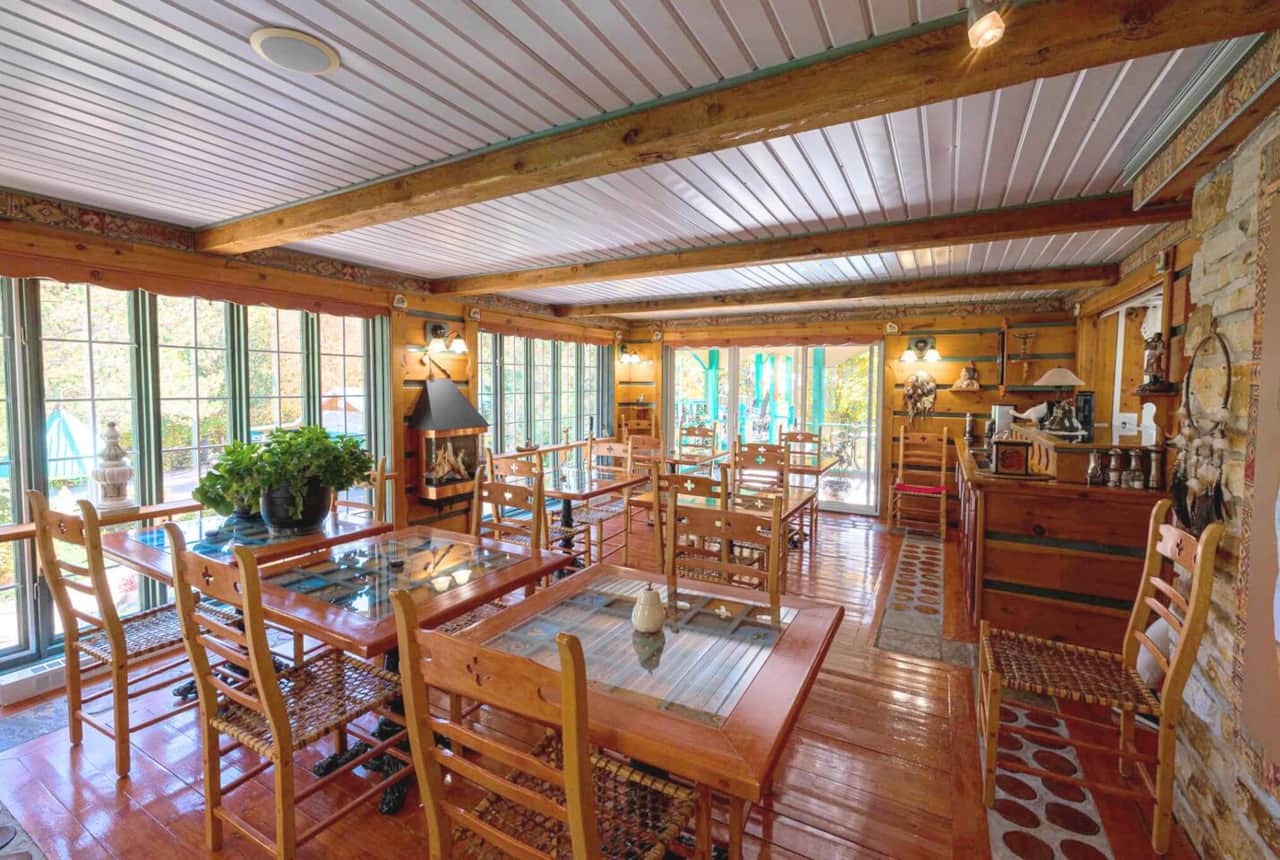 Shared dining room