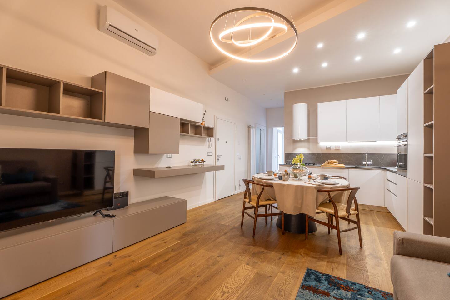 Panoramica della zona pranzo. 