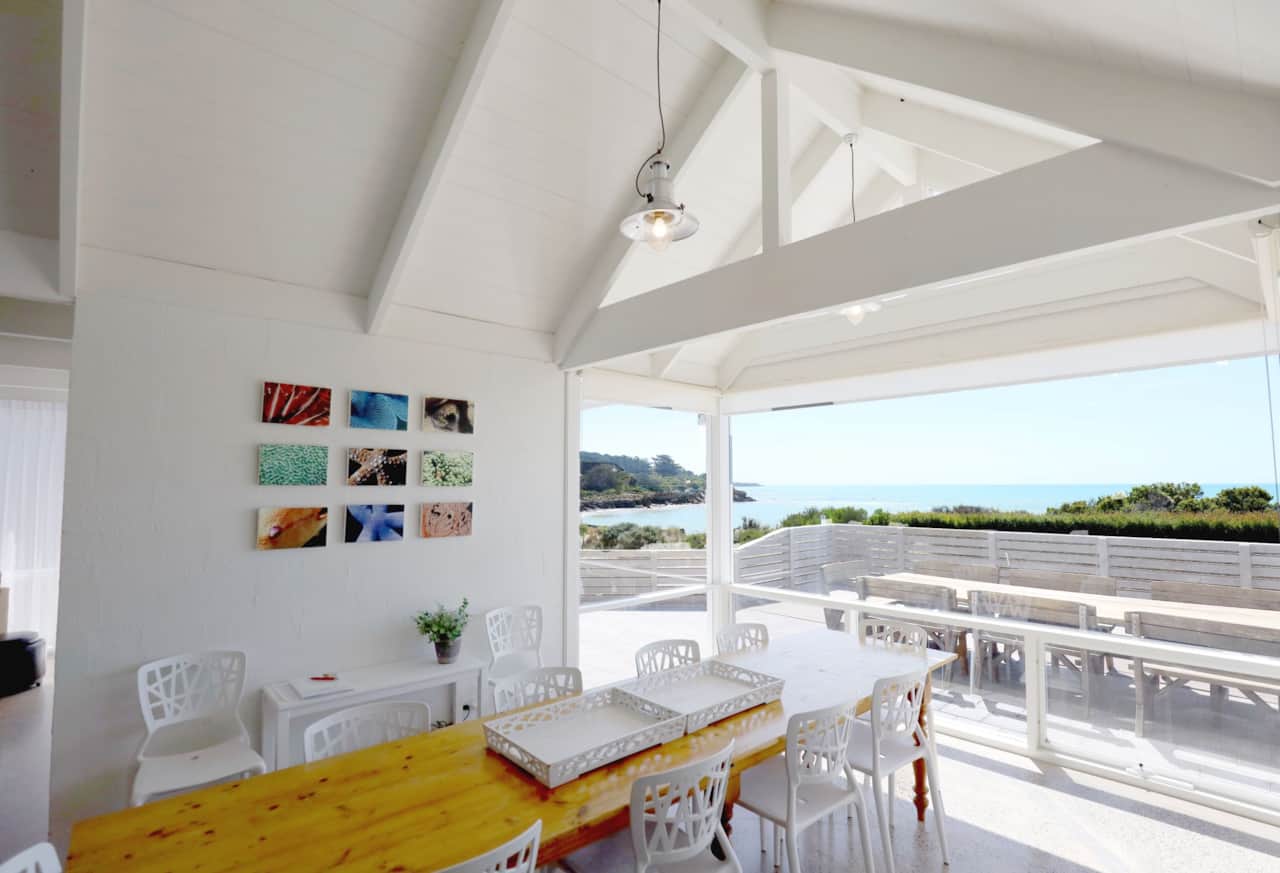 Robe Accommodation Robe on the Beach Sleeps 10