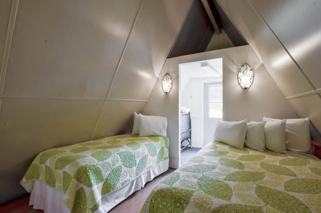 Full & Twin Bedroom Full & Twin Bedroom