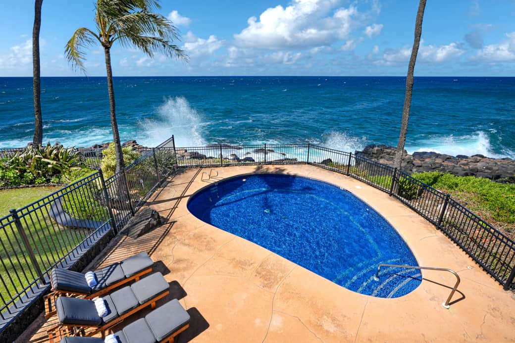 Private cliff side pool
