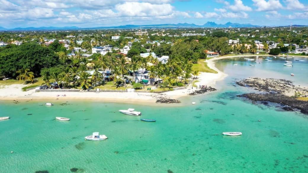 View of the Grand Gaube beach and the bay from the sea. The apartment is just in front View of the Grand Gaube beach and the bay from the sea. The apartment is just in front
