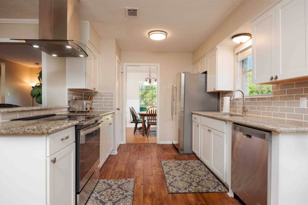 Enjoy cooking meals in this newly-remodeled kitchen. All the dishes and utensils you need to prepare homemade meals are proved; if there is something missing let us know and we will do our best to fulfill your request. Enjoy cooking meals in this newly-remodeled kitchen. All the dishes and utensils you need to prepare homemade meals are proved; if there is something missing let us know and we will do our best to fulfill your request.