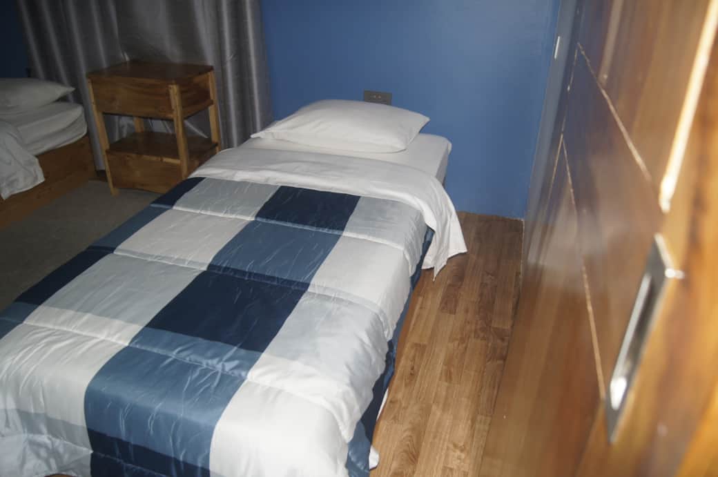 The Blue Room Bedroom - 2 Single Beds