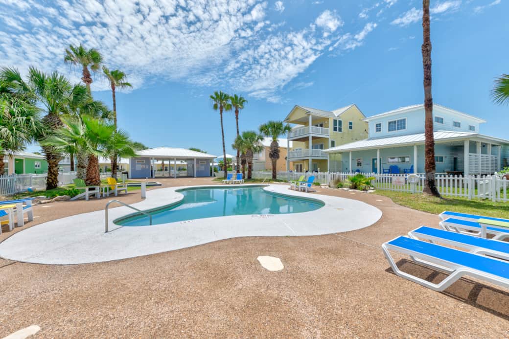 Small Five Dove Pool and cabana