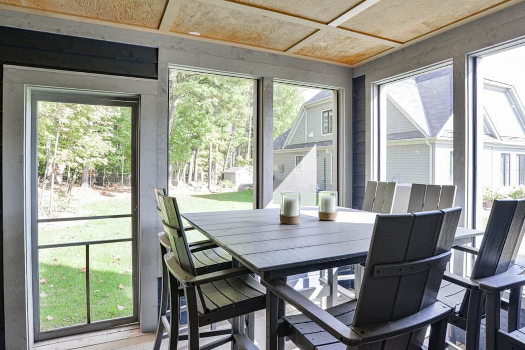 Silver Muskoka Room