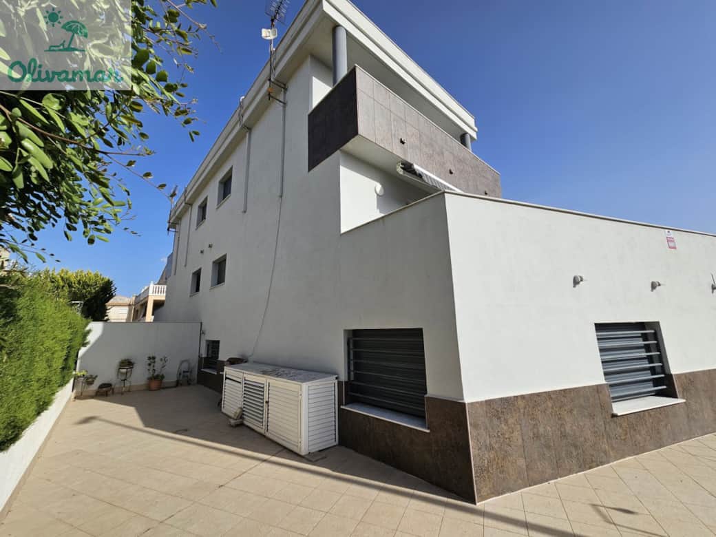 Exterior de casa - www.olivamar.com