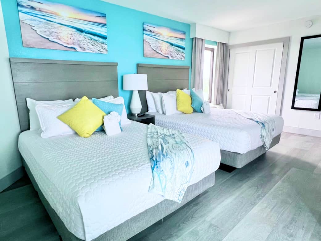 Bedroom with 2 queen beds 