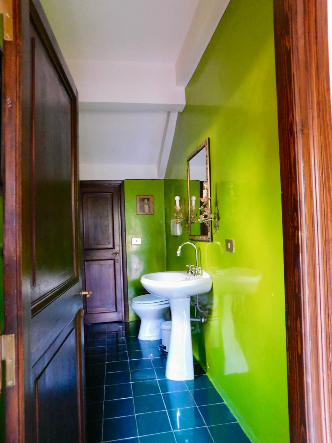Visitor's Bathroom