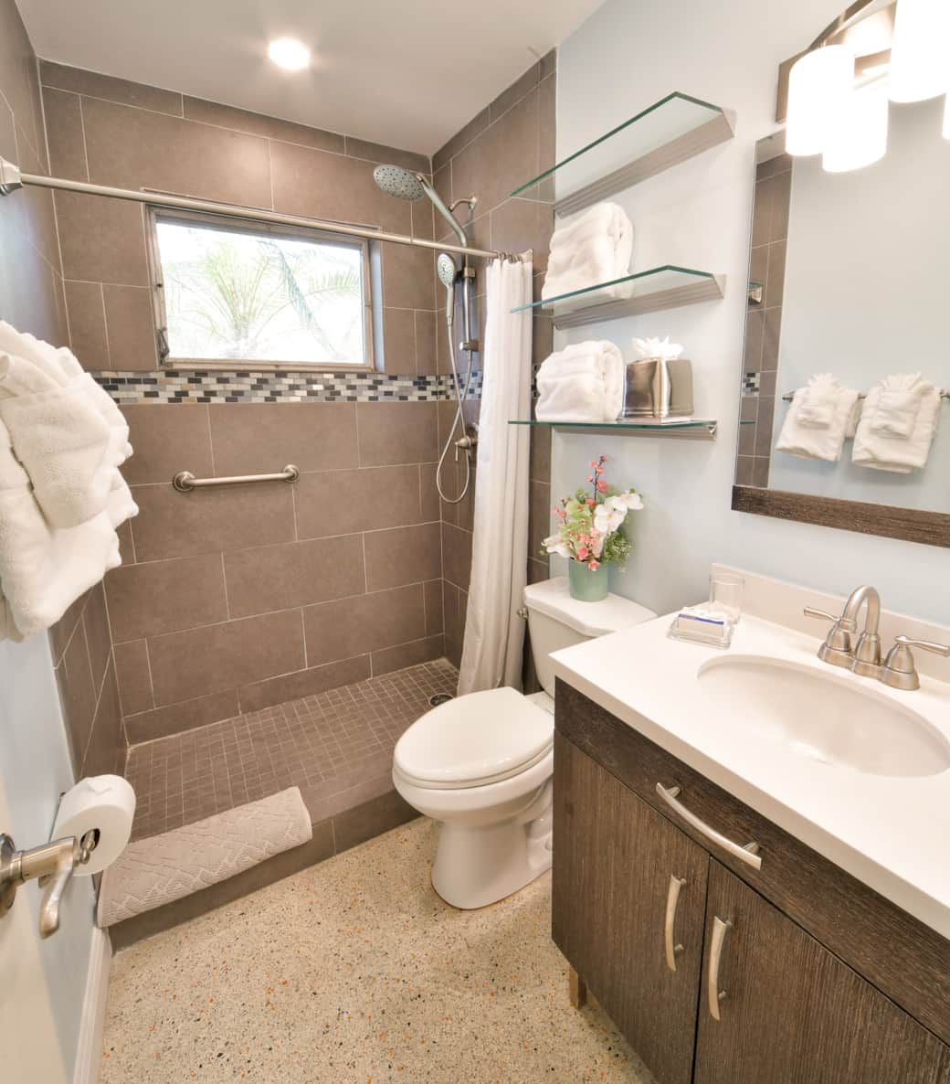Suite #1 - Bathroom with Rain Shower Suite #1 - Bathroom with Rain Shower
