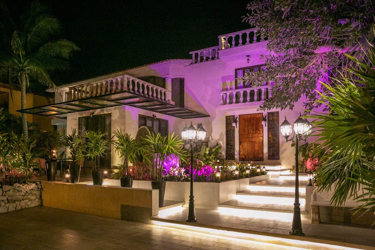 HOUSE AT NIGHT