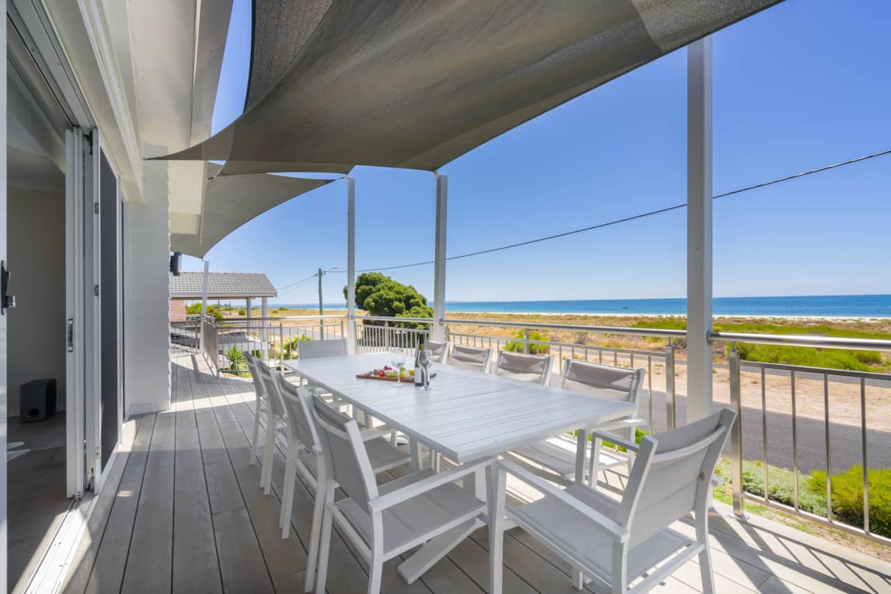 GEOGRAPHE SAILS - BALCONY ENTERTAINING