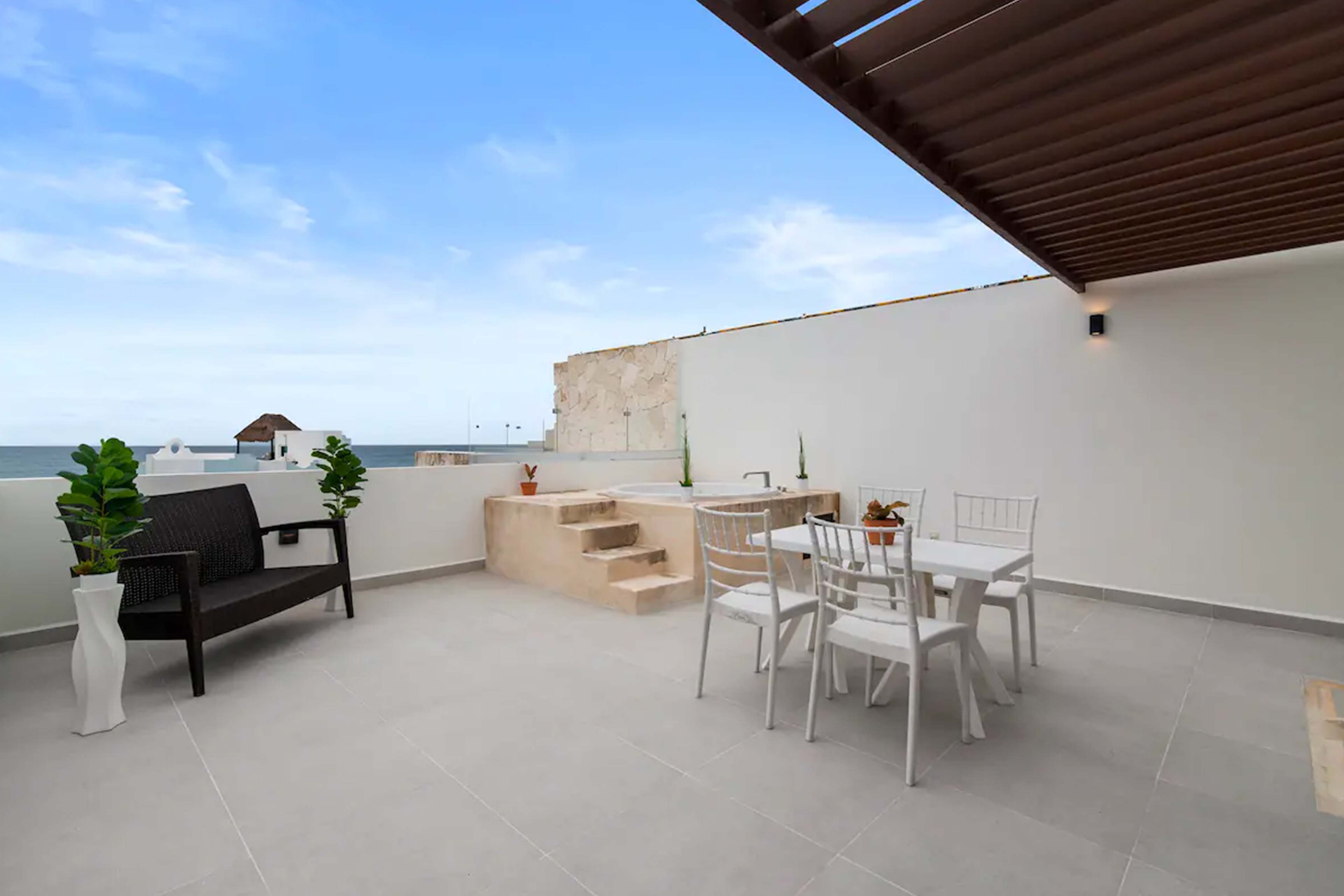 Oceanfront Seahorse | Private Hot Tub Beach Access photo 13