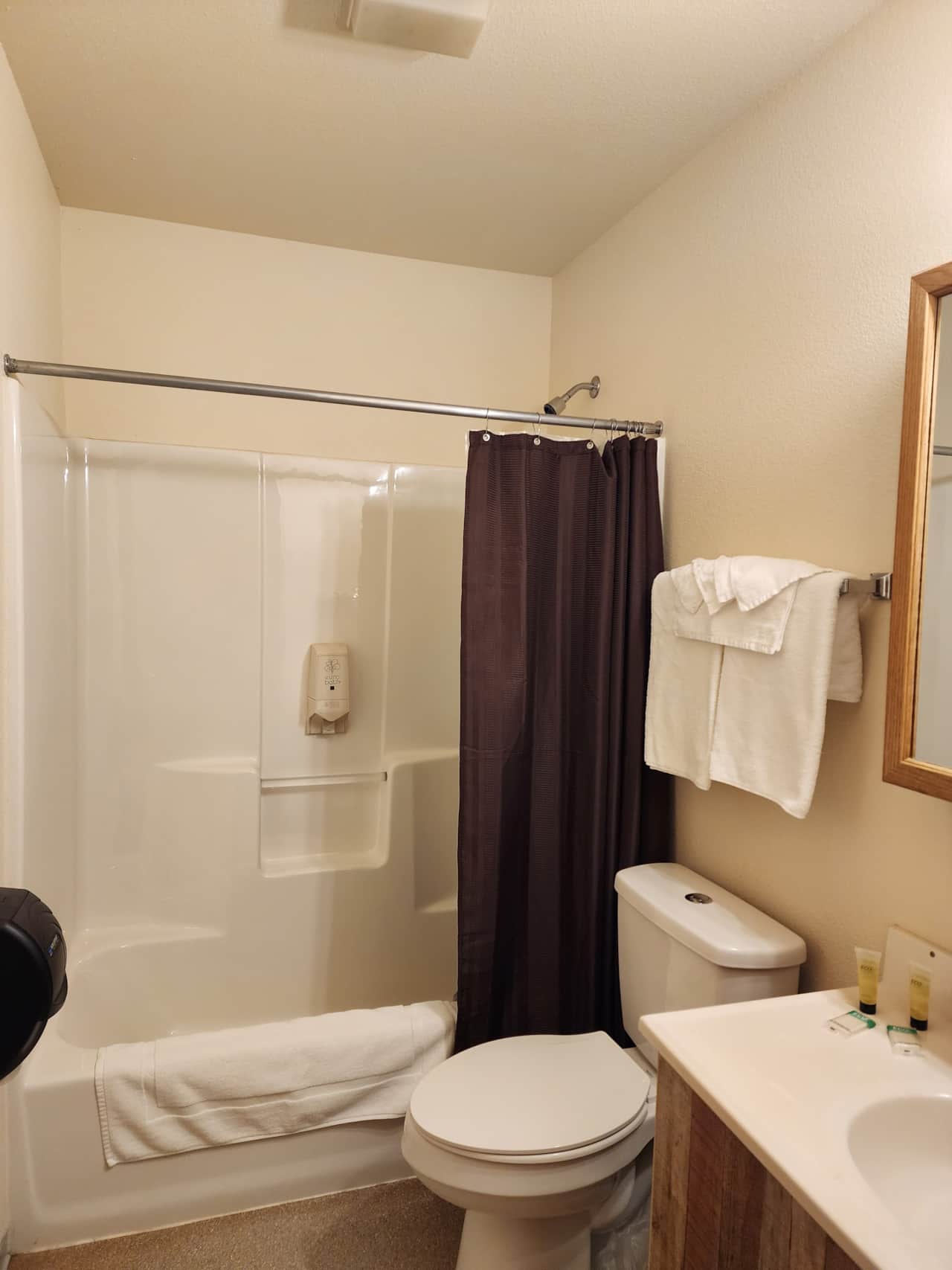 Room 7 bathroom