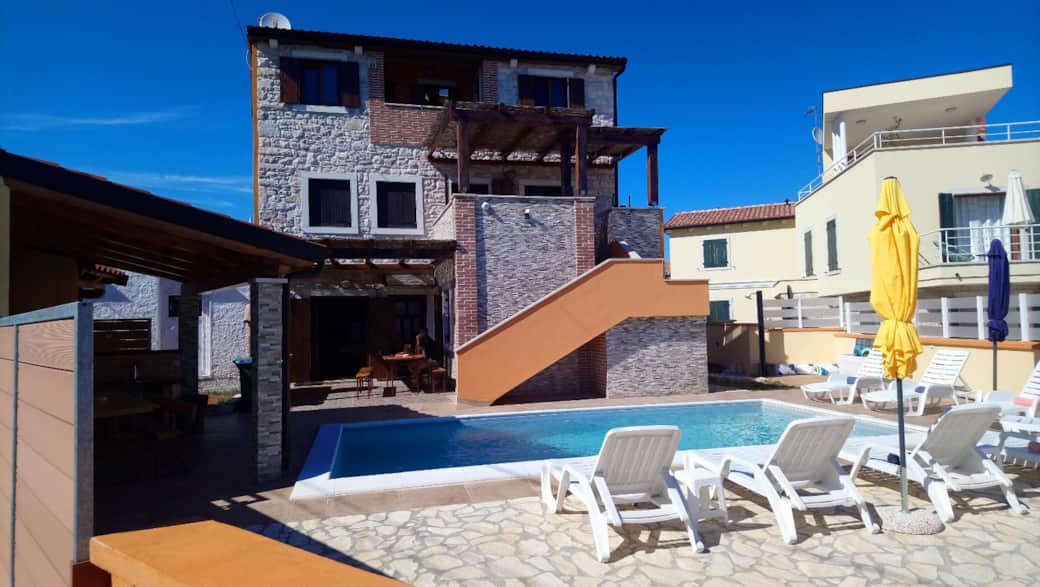 Casa Bozzero dall'esterno