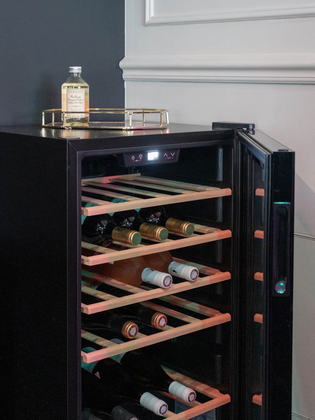 Romantic wine bottle, love room, horizons, Rennes centre champagne service