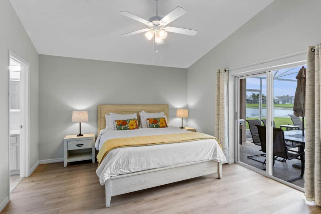 King Suite # 1 w/ Pool Access