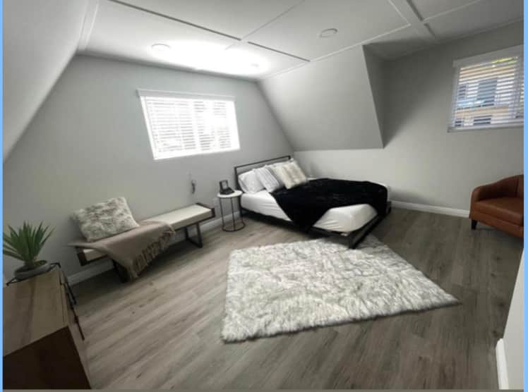 Upstairs bedroom 