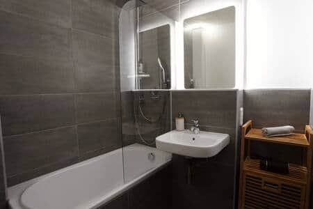 4e702eb9 eefb 4490 98aa d75b06ea2350