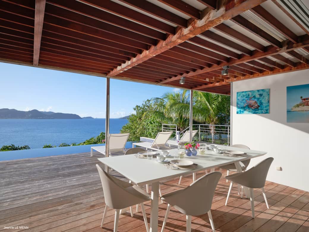 Exterior view of Villa Pointe Milou, perfect for dining