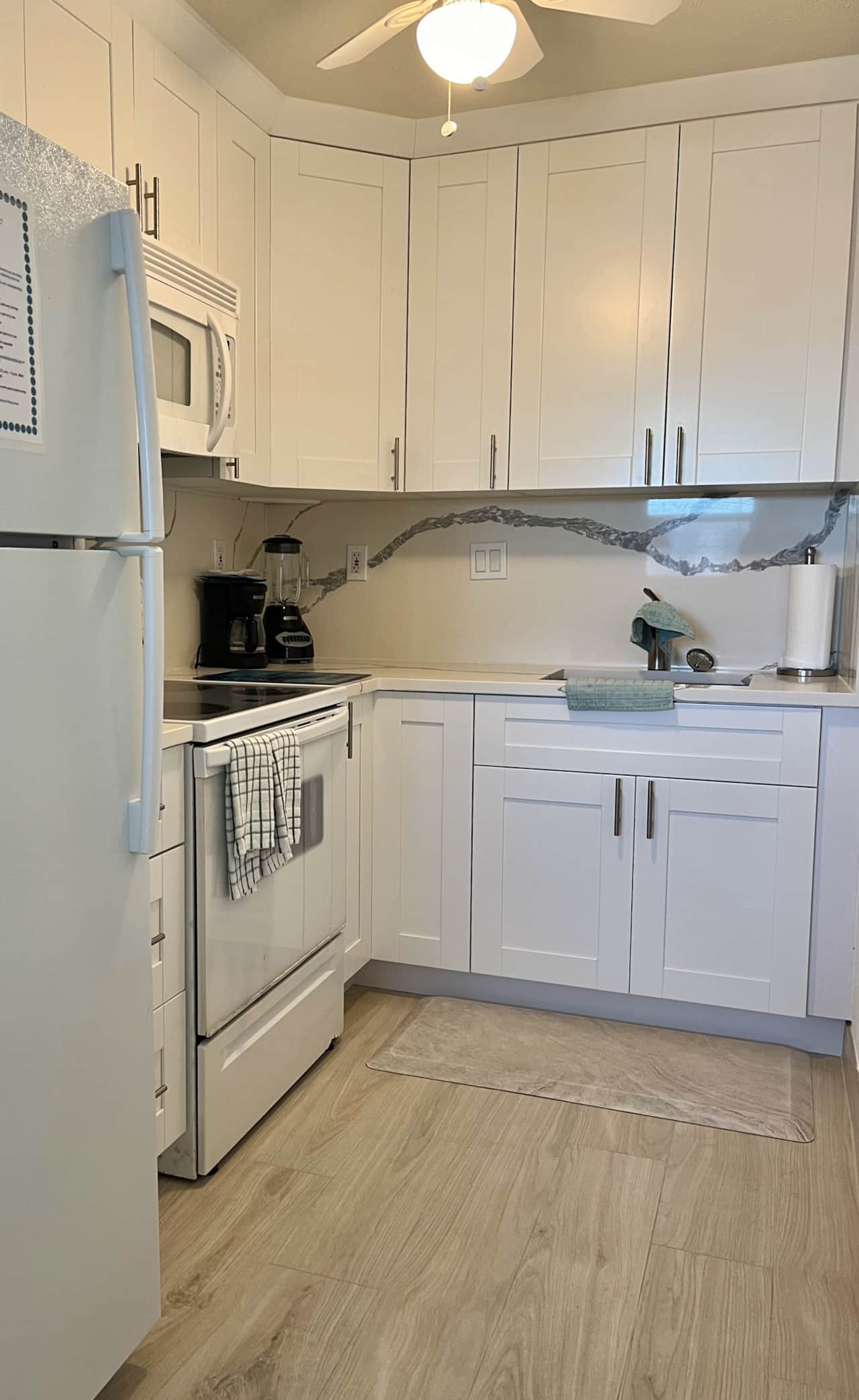 New Fully Equipped Kitchen