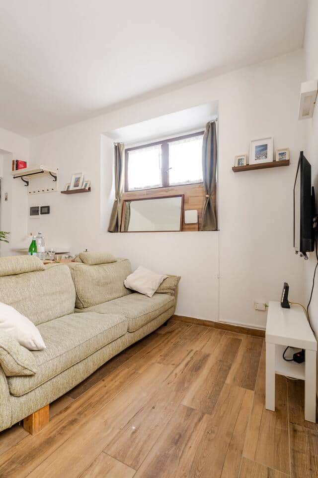 Il soggiorno è stato recentemente rinnovato con un divano letto nuovo da 1,40 m, più confortevole. Questa foto è stata mantenuta solo per mostrare lo spazio.