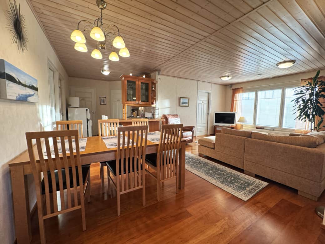 4 bedroom apartment on a central location and view to the fells. 4 bedroom apartment on a central location and view to the fells.