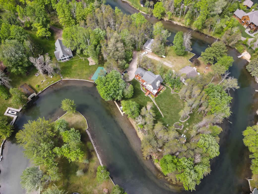 Aerial view river_house