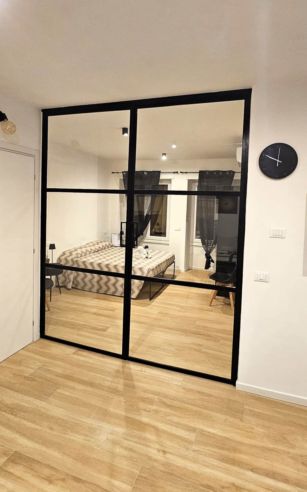 Schlafzimmer mit Doppelbett 1 Schlafzimmer mit Doppelbett 1