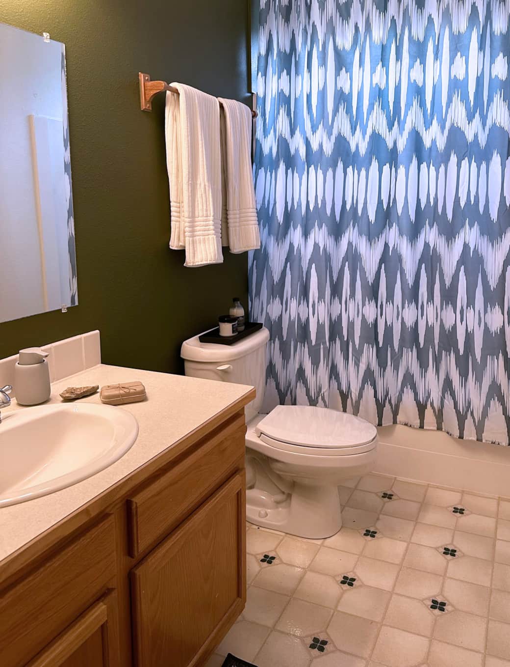 Farmhouse Upstairs Bathroom- shared bath for upstairs bedrooms
