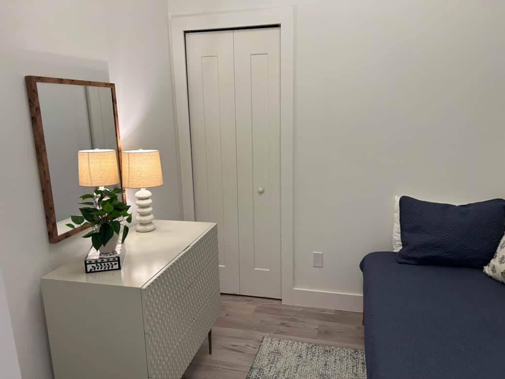Den or 2nd bedroom
