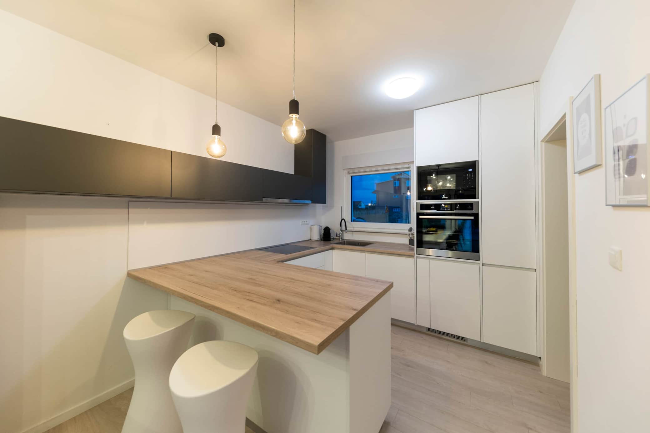 Fully Equipped Modern Kitchen