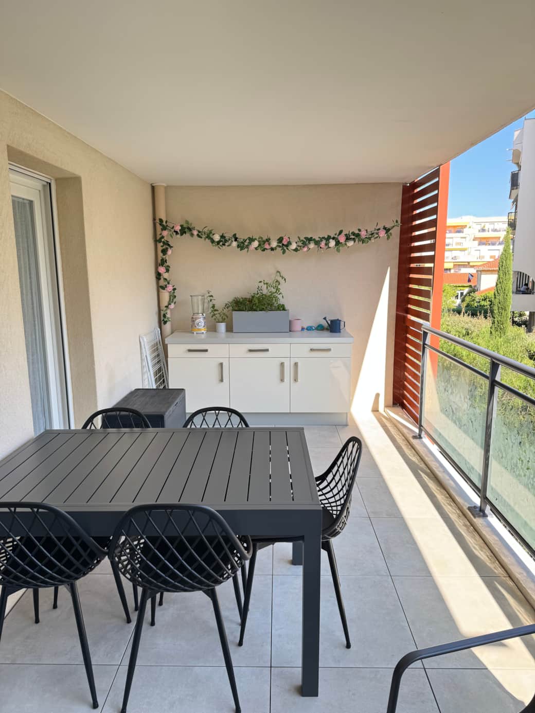 Outdoor dining area