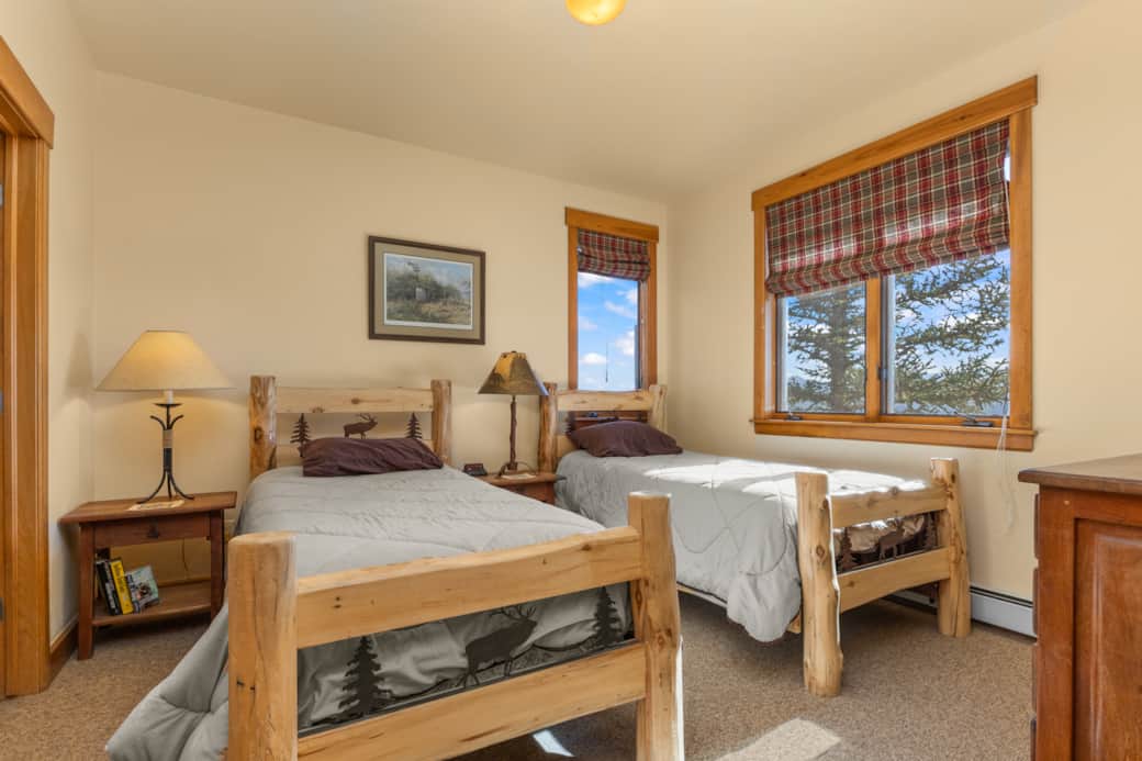 Lodge - Bedroom 1