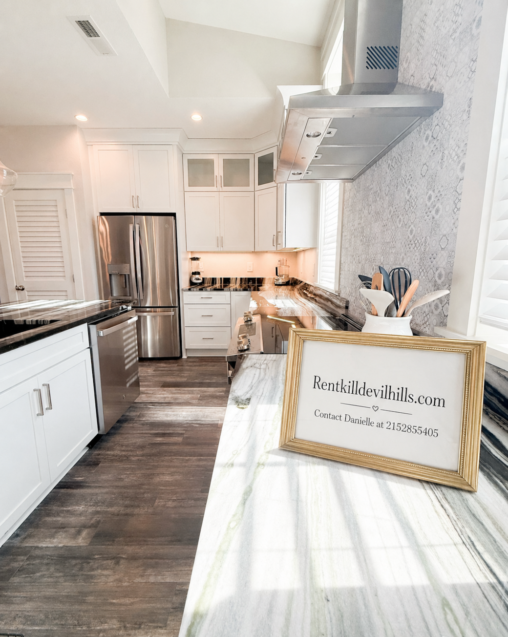 That house kitchen counter close