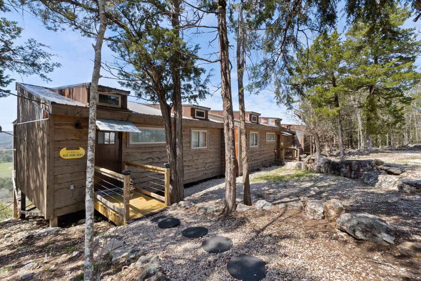 King Bed, River View, Jetted Tub