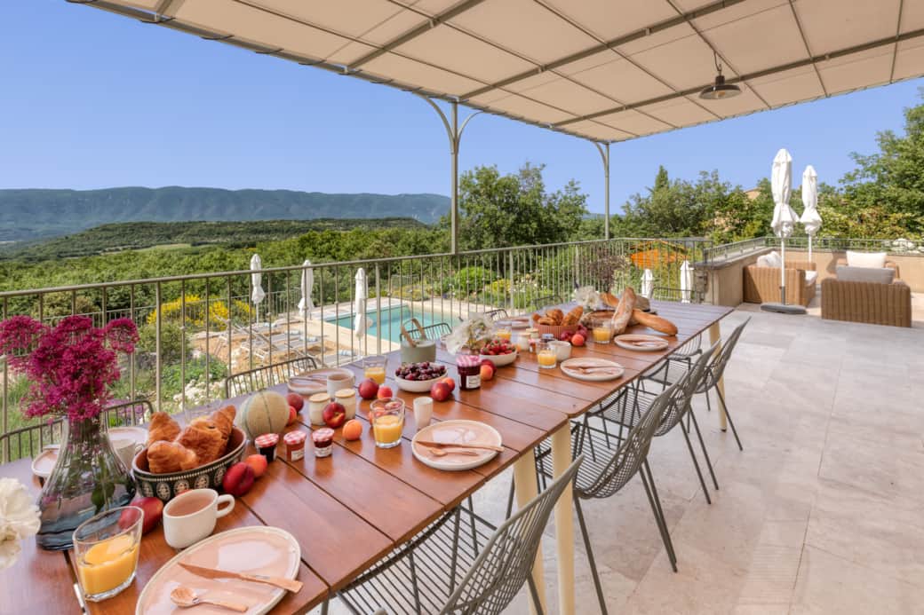 Coin repas extérieur