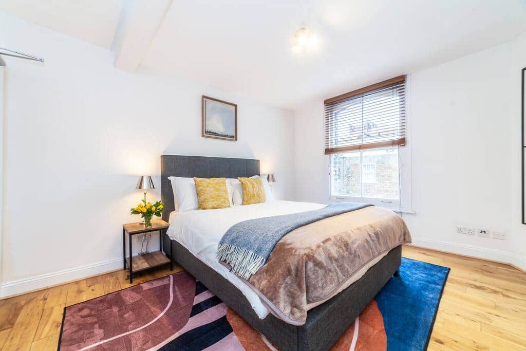 The 1 bedroom with king size bed.