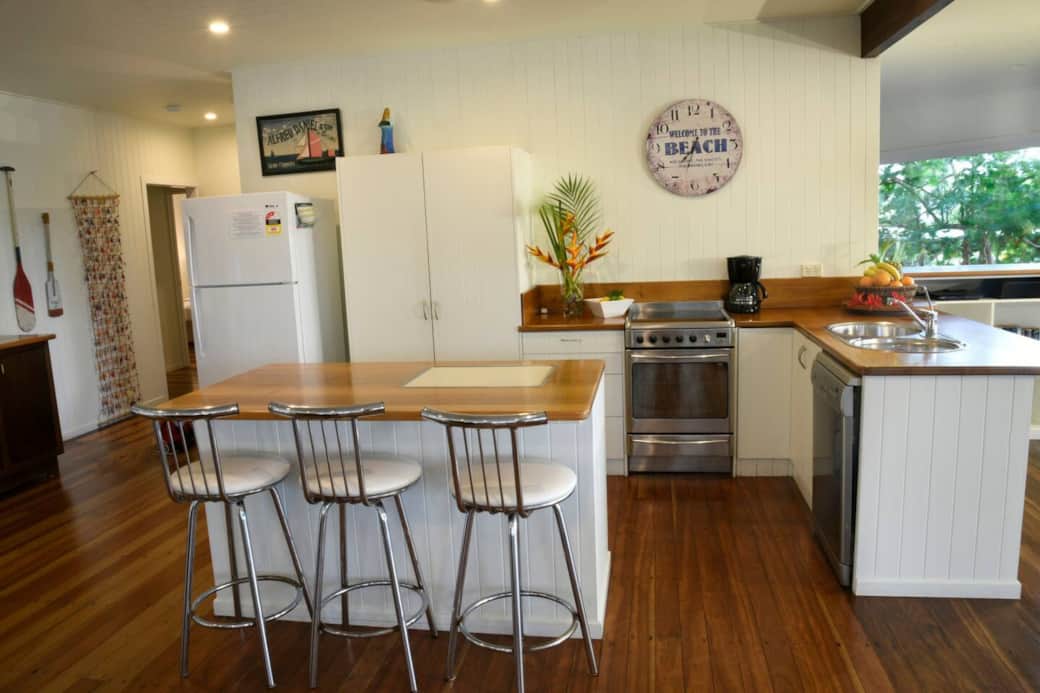 Seasons at South Mission Beach - Kitchen Seasons at South Mission Beach - Kitchen