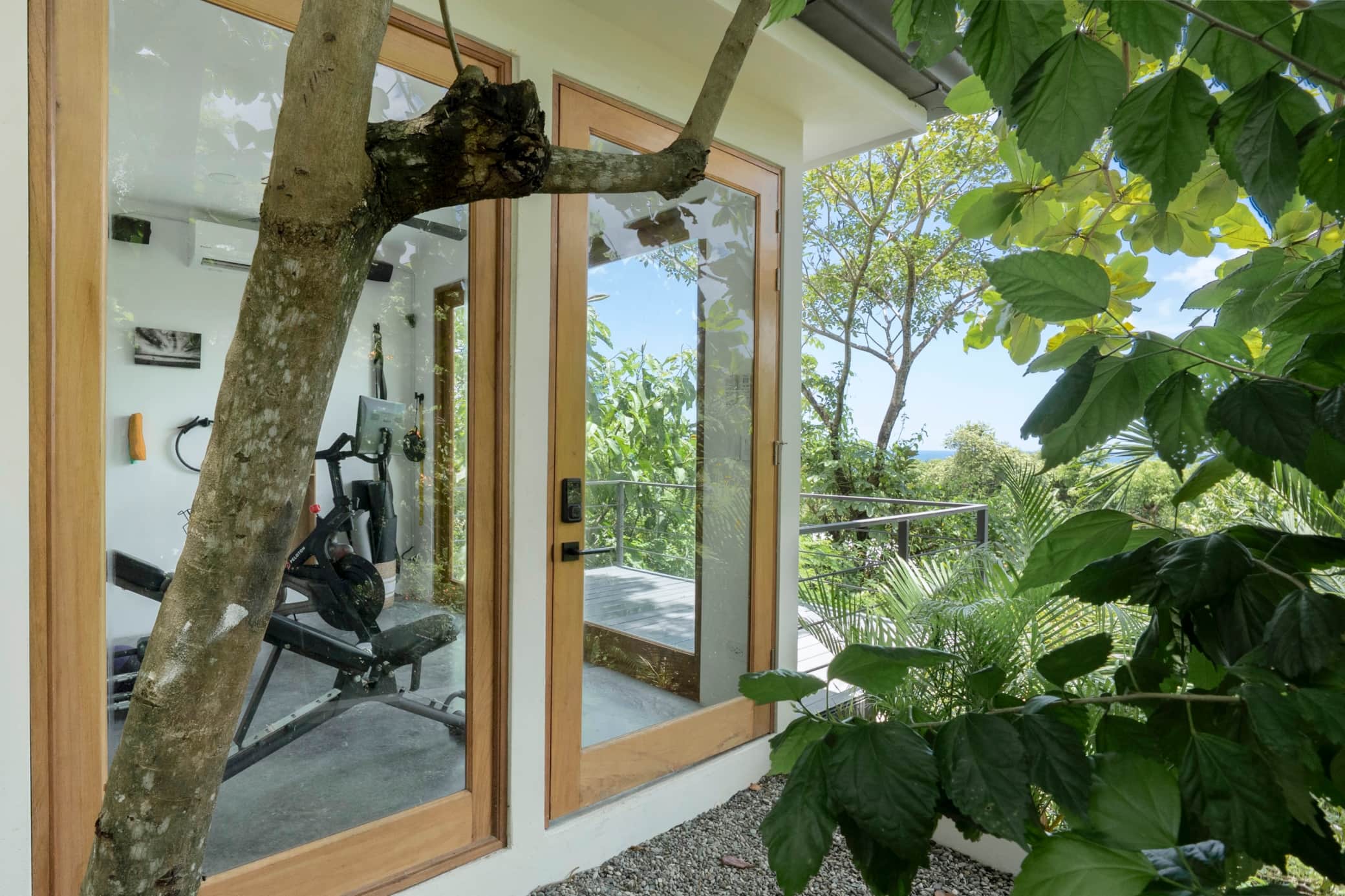 JAZA_POOLHOUSE_01.jpg