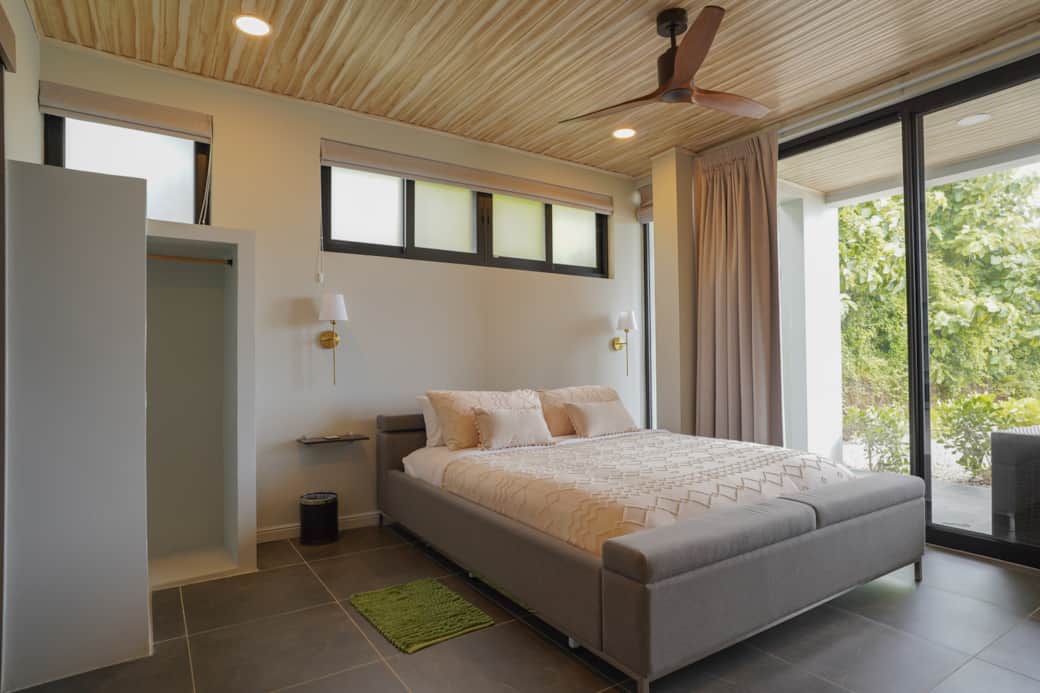 Ocean-view-villa-bedroom-king-bed-modern (1) Ocean-view-villa-bedroom-king-bed-modern (1)
