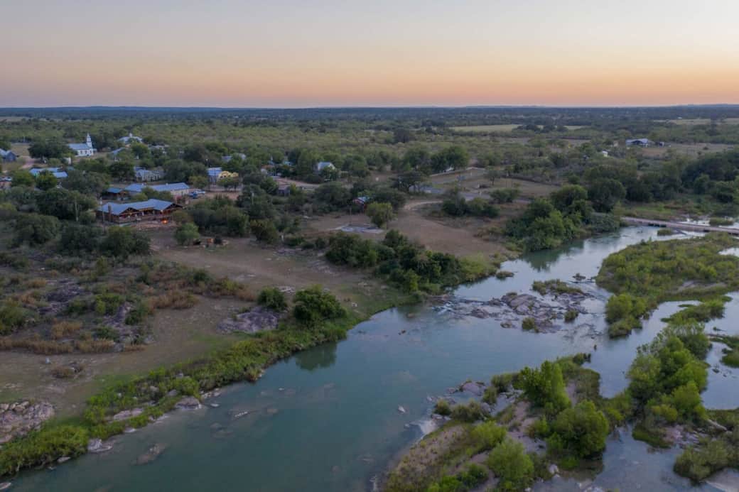Enjoy a private escape on the Llano River in the picturesque and historic town of Castell in the Texas Hill Country...Visits to Castell, Texas have been featured in Texas Monthly, Texas Highways, Austin Travels, and more…
Enjoy a private escape on the Llano River in the picturesque and historic town of Castell in the Texas Hill Country...Visits to Castell, Texas have been featured in Texas Monthly, Texas Highways, Austin Travels, and more…