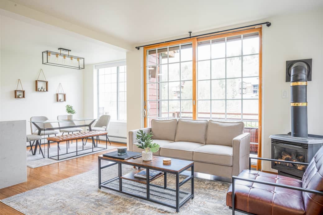 Mountain Vista Beautiful Basecamp Meadows Lift Vacation Home in